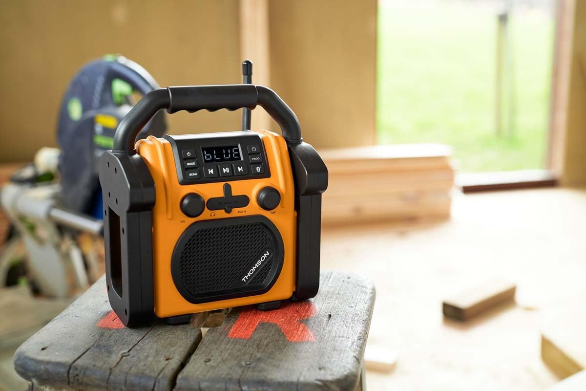 Thumbnail 1 de THOMSON Radio de chantier et enceinte 30 Watts avec Bluetooth, FM et batterie rechargeable