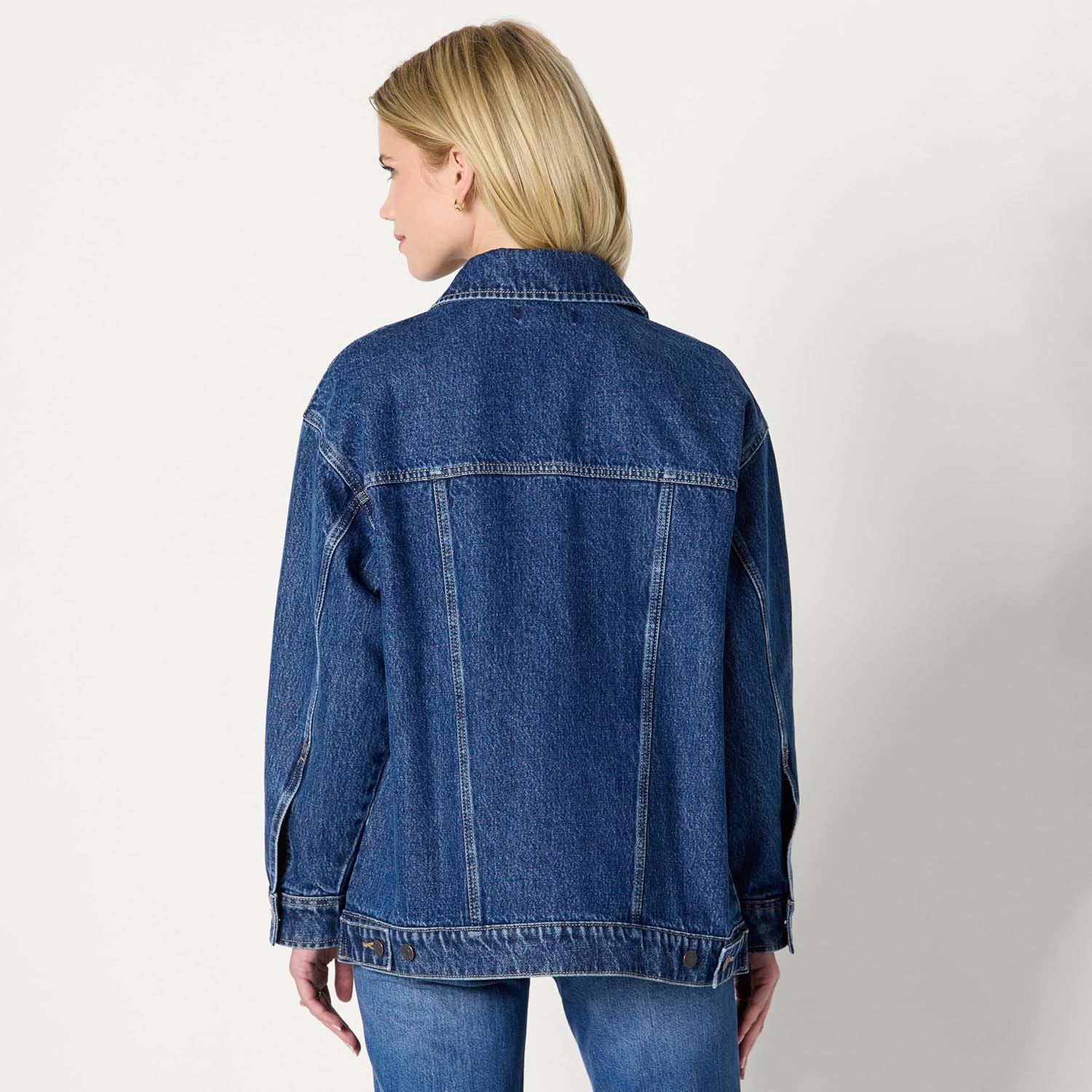 Detalle 2 de Amazon Essentials Trucker-Jacke 69,9 cm