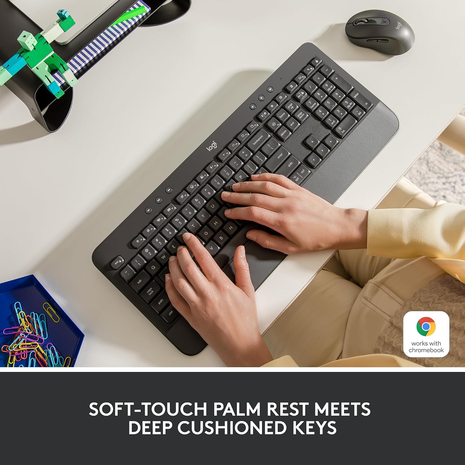Detalle de Logitech full-size wireless keyboard K650