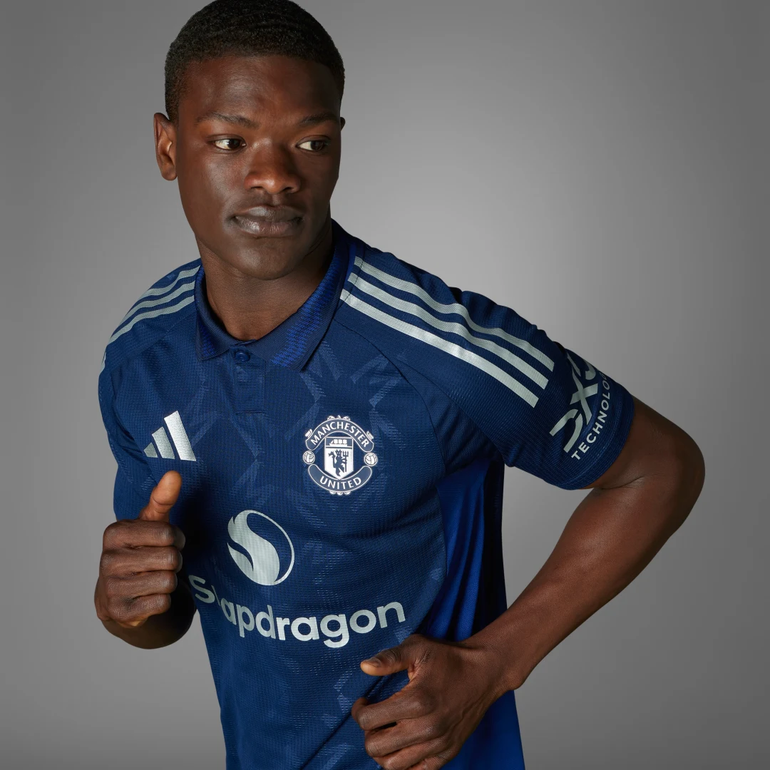 Thumbnail 2 de Camiseta Manchester United 24/25 Authentic Segunda Equipación