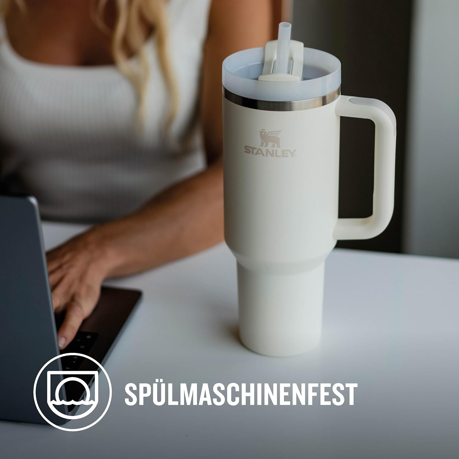 Thumbnail 5 de STANLEY Quencher H2.0 Flowstate Trinkflasche mit Strohhalm (1,2 l) – Thermobecher, 11 Std. kalt / bis zu 48 Std. eisgekühlt, spülmaschinenfest, BPA-frei – Black