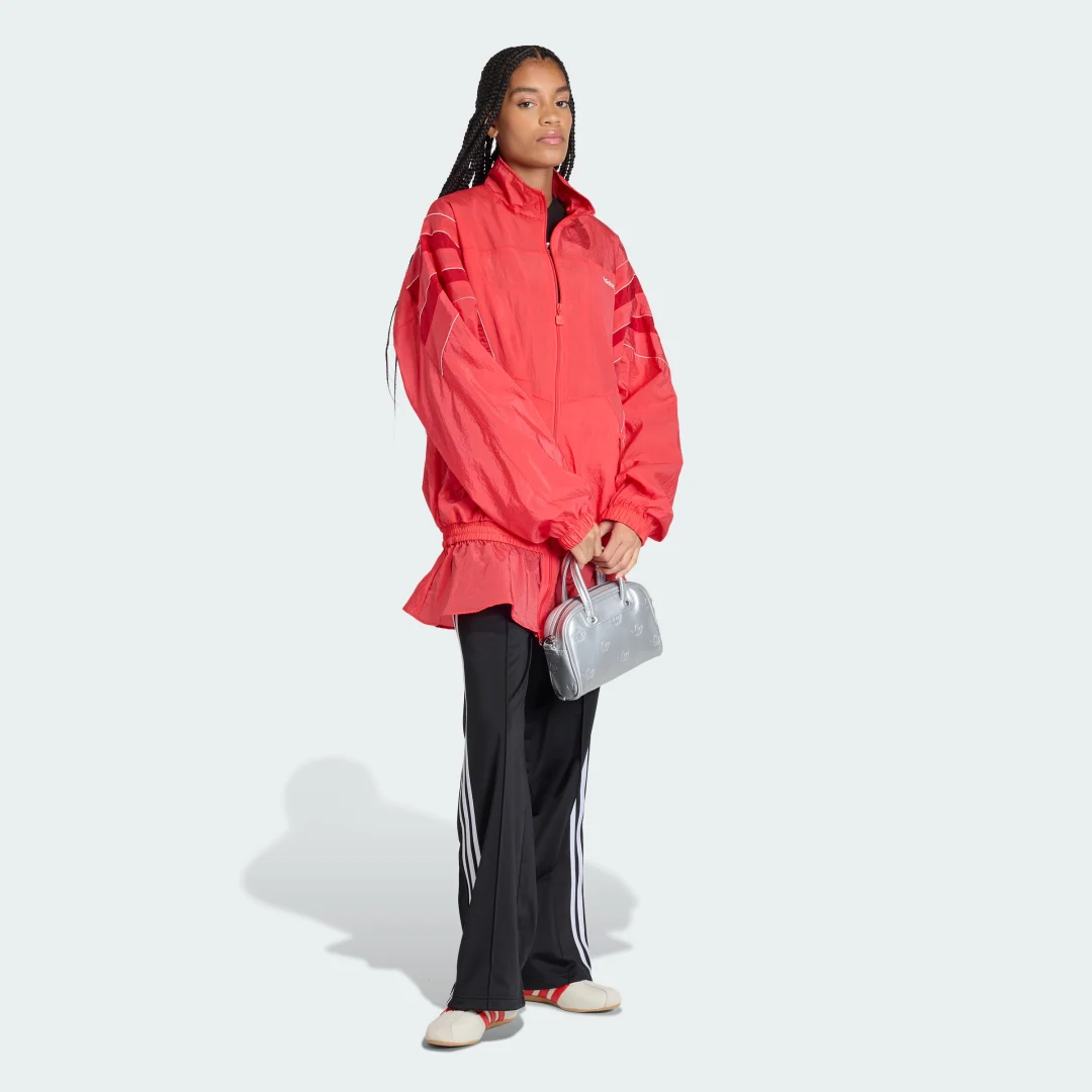 Detalle de CHAQUETA DEPORTIVA TÉCNICA SANTIAGO de Adidas — Rojo