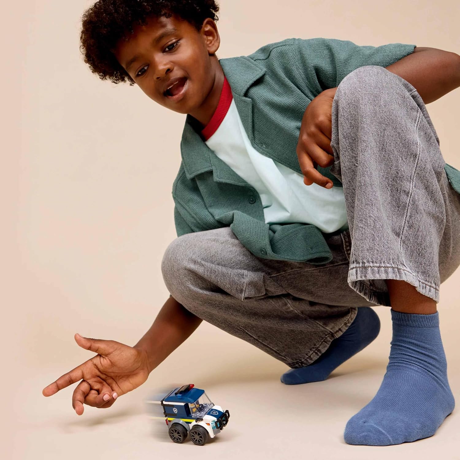 Thumbnail 1 de LEGO City Rides 60481 Police Truck building set with Police Officer Junior minifigure (toy for ages 5+)