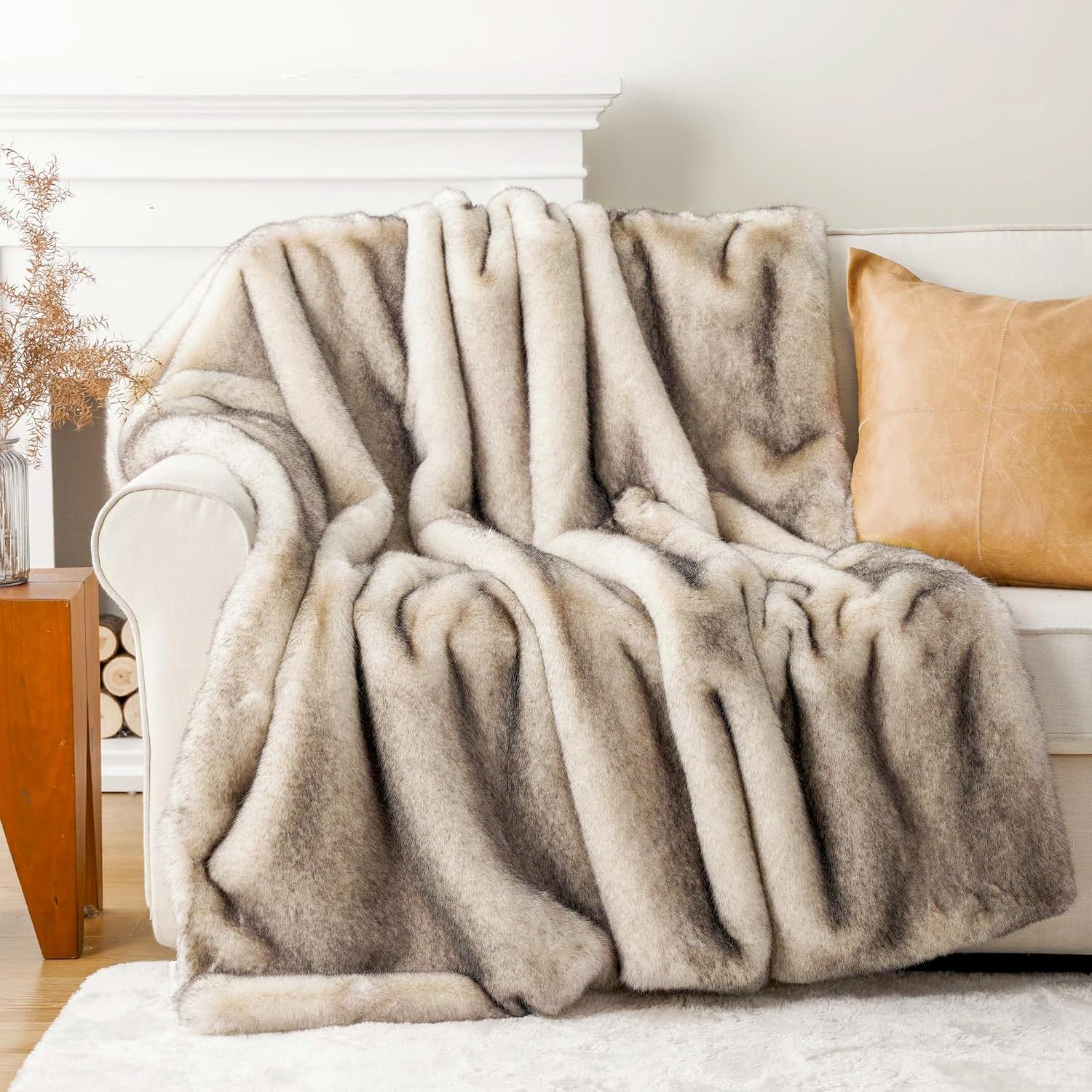 Imagen de BATTILO HOME Cream Faux Fur Throw 150x200cm en OfertitasTOP