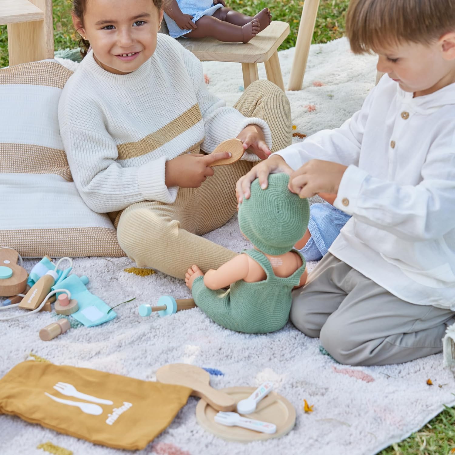 Detalle de Miniland Doll Wooden Feeding Set – Quality, ECO, Imaginative