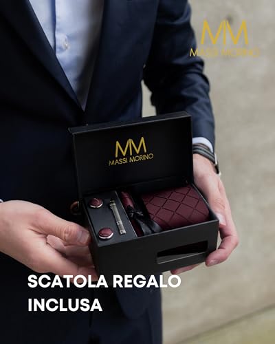 Detalle de Massi Morino Cravatta Bordeaux a Quadri Set Uomo con Fazzoletto da Taschino, Gemelli, Fermacravatta e Confezione Regalo – 5 in 1