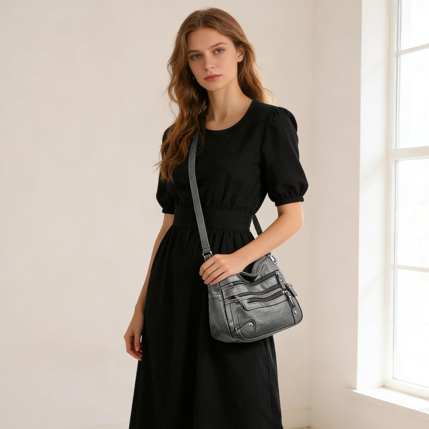 Detalle 2 de ModaZeal Soft PU Leather Crossbody Bag for Women