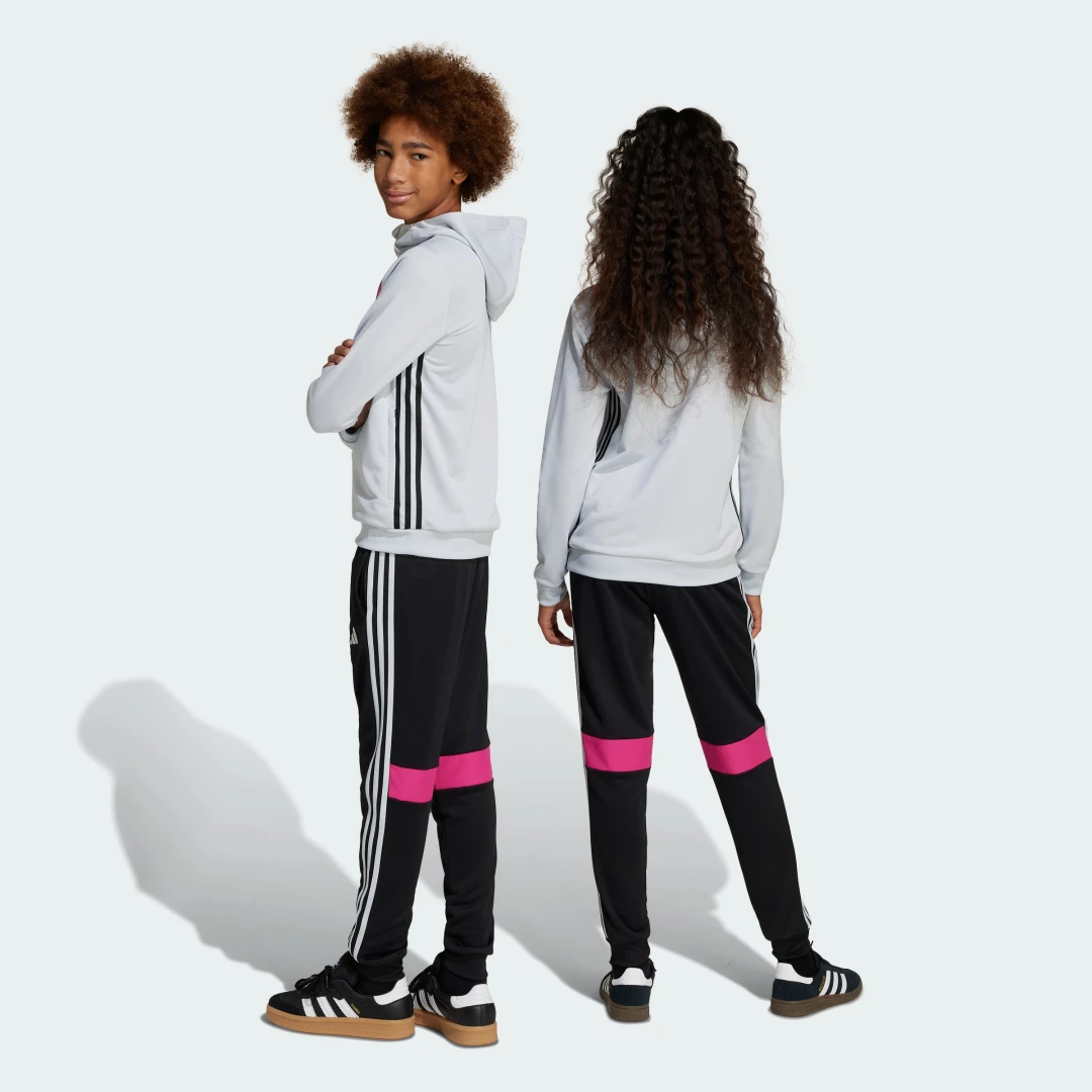 Detalle 2 de adidas Tiro 25 Essentials, pantalón negro para adolescentes