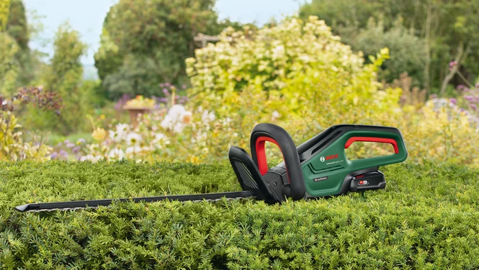 Thumbnail 15 de Bosch UniversalHedgeCut 18v-55 (ohne Akku) – ohne Akku, 20 mm Aststärke, brushless Motor