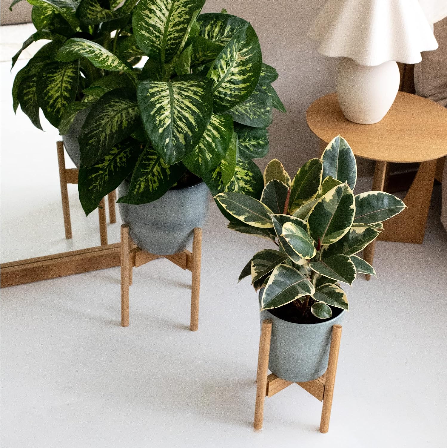 Detalle 2 de Gadgy GG0913-UK plantenstandaard, set van 2 van bamboe, verstelbaar Ø 20–30 cm