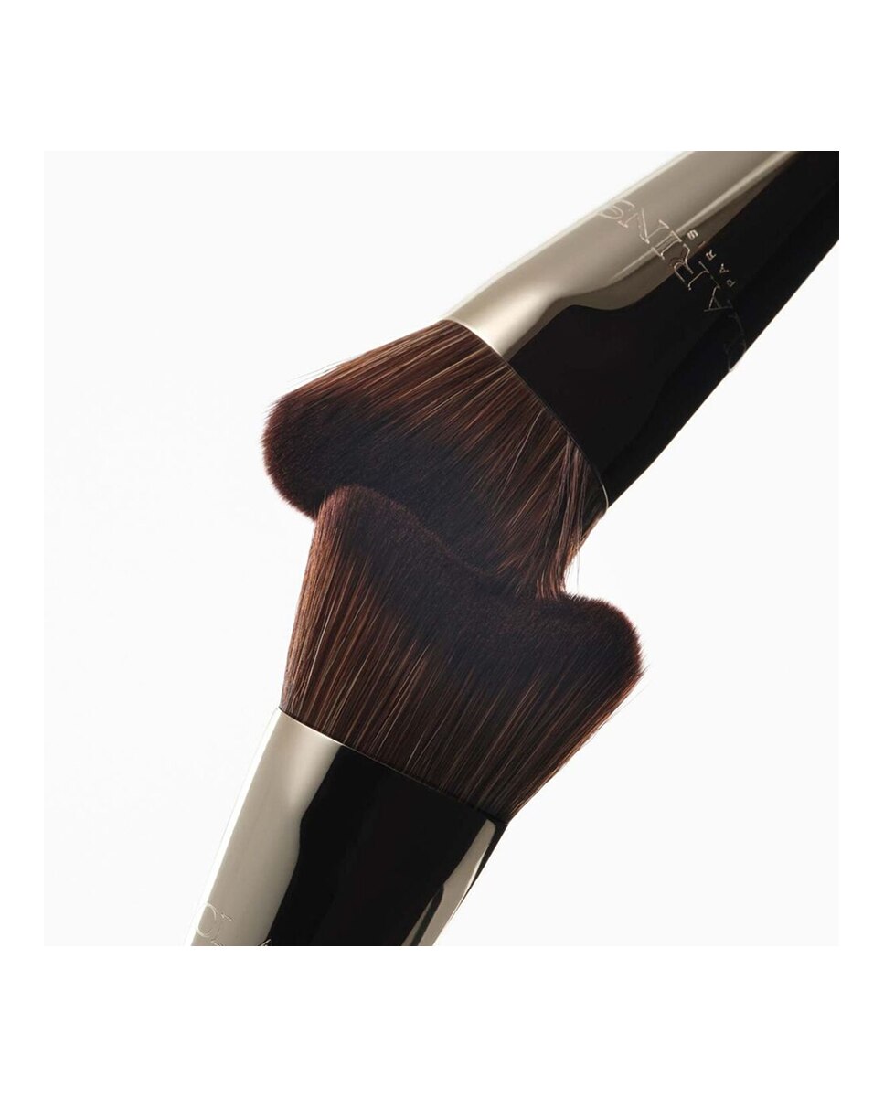 Thumbnail 4 de Clarins Brocha Base Double Sérum 🎨