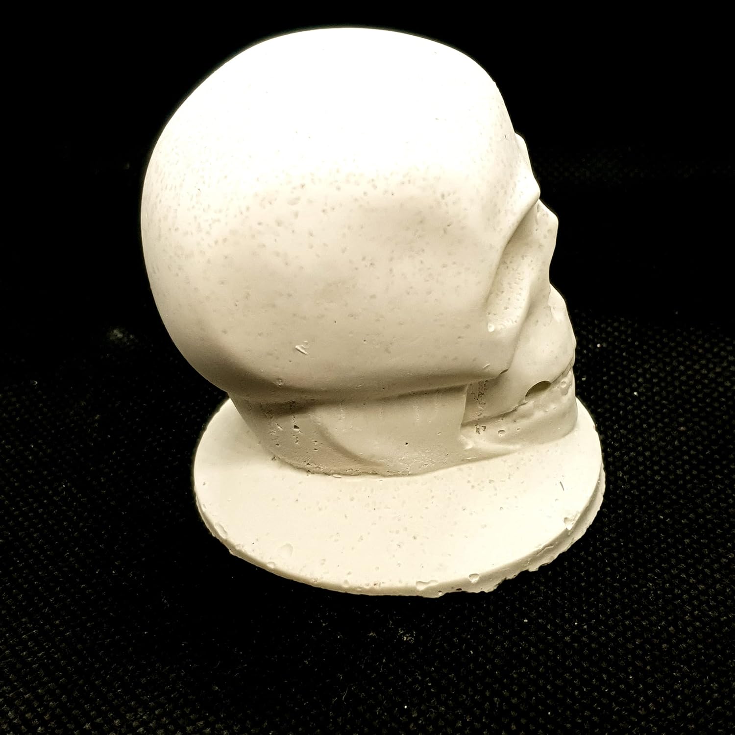 Detalle 2 de Reef-Geeks Novelty Growout Skull – Coral Frag Plug for Zoas & Encrusting SPS