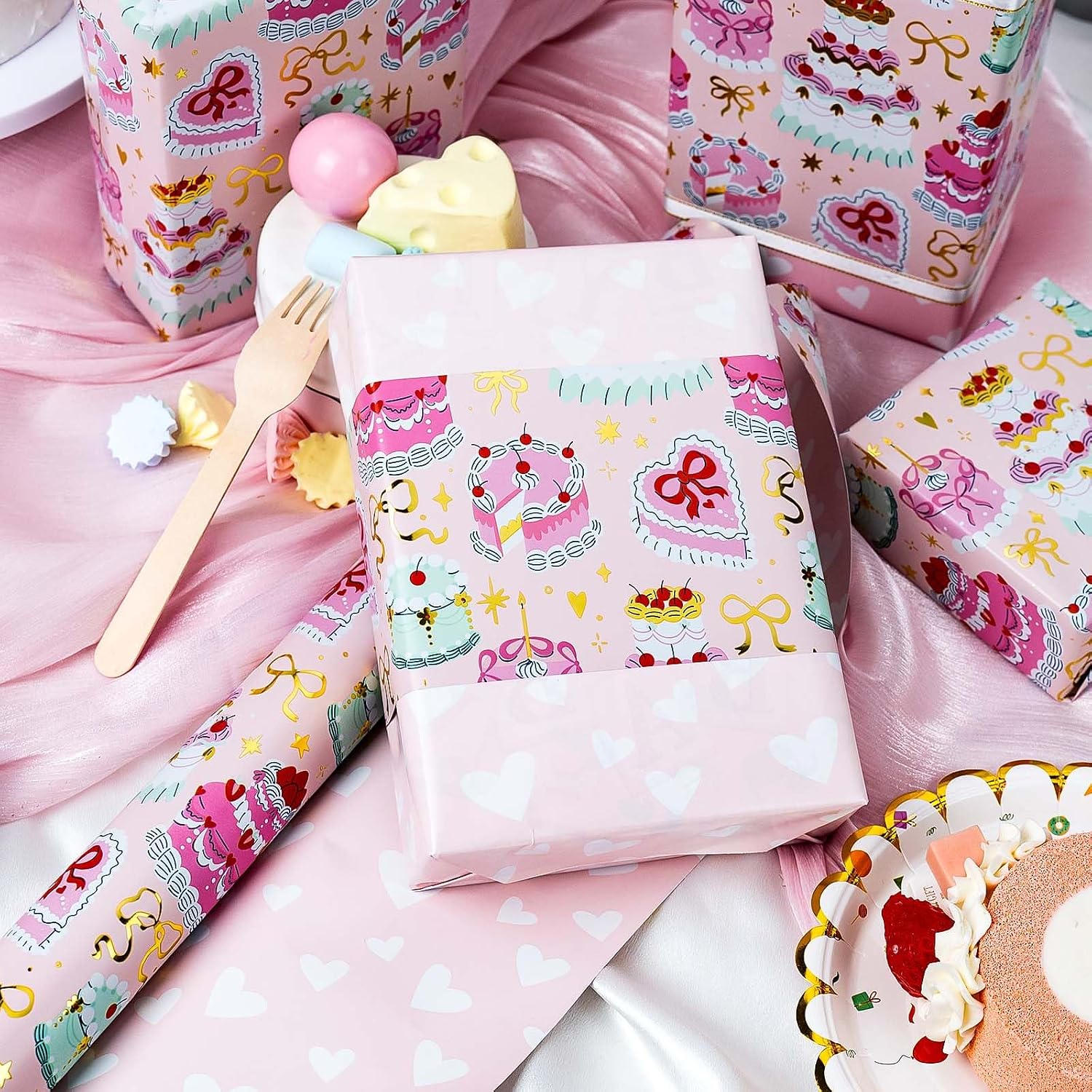 Thumbnail 4 de Wikadlik Pink Wrapping Paper (43cm x 10m) – romantic cakes and hearts mini roll gift wrap