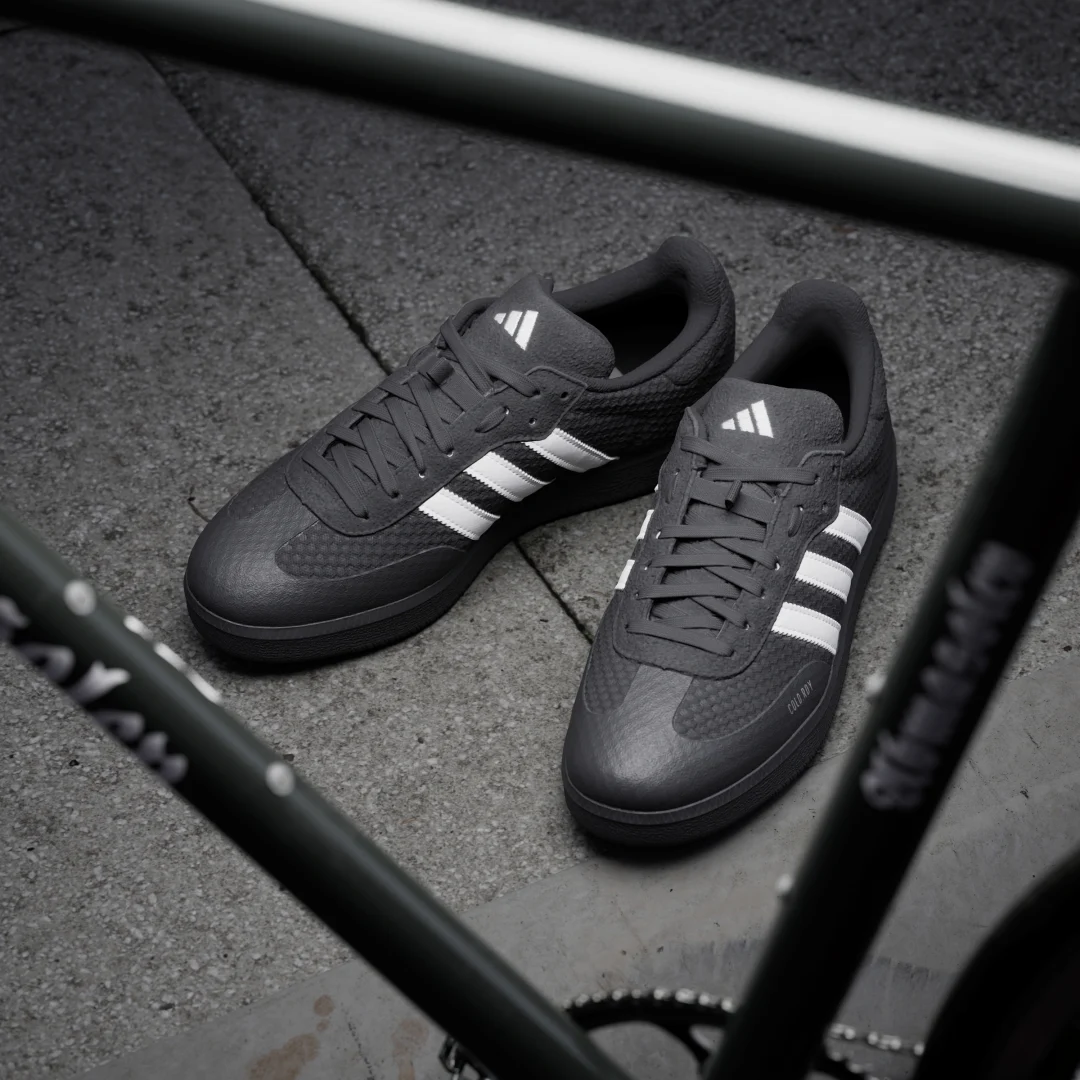Detalle 2 de Zapatilla de ciclismo Velosamba Cold.Rdy de Adidas