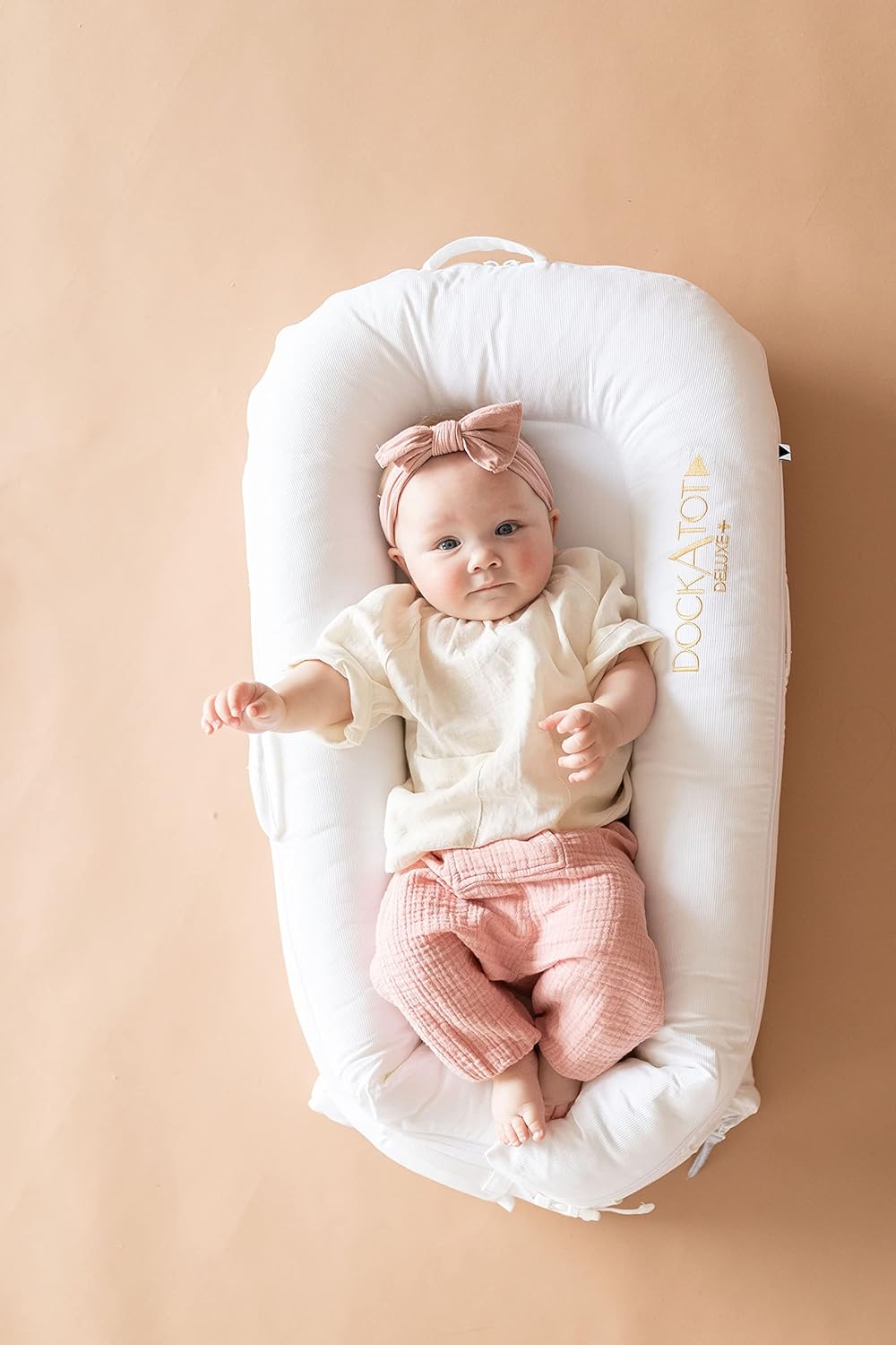 Thumbnail 5 de DockATot Deluxe+ Dock - Pristine White: Practical, gentle baby lounger for supervised time