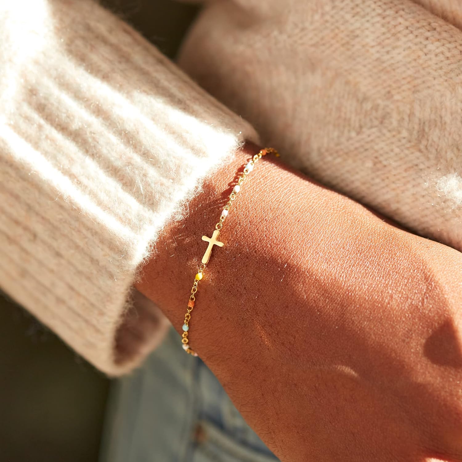 Detalle 2 de STORYJEWELLERY Cross Bracelet with 18K Gold Layer