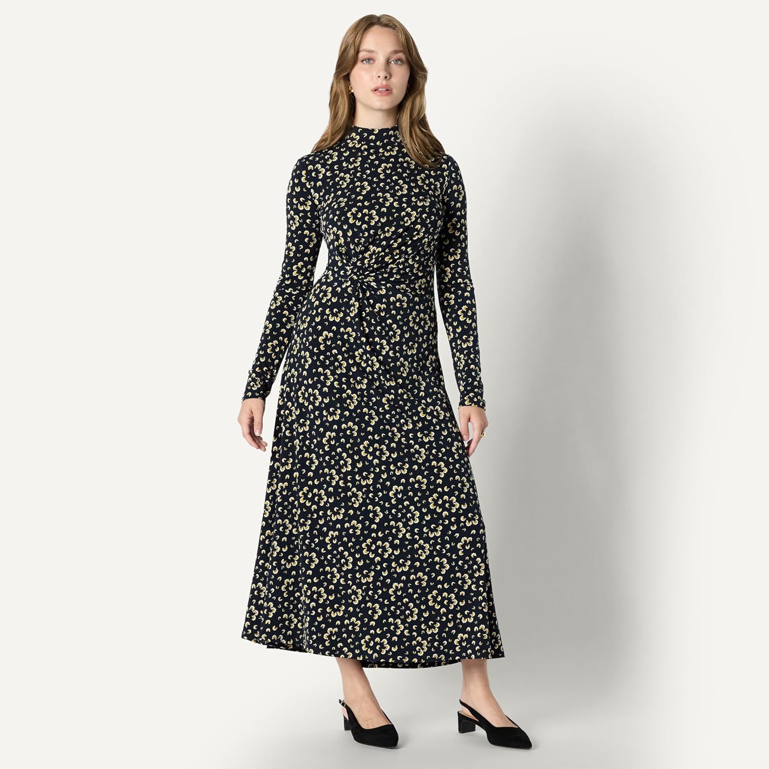 Thumbnail 2 de Amazon Essentials Damen Maxikleid mit ausgestelltem Rockteil, Taillierung & Drapierung (lange Ärmel)