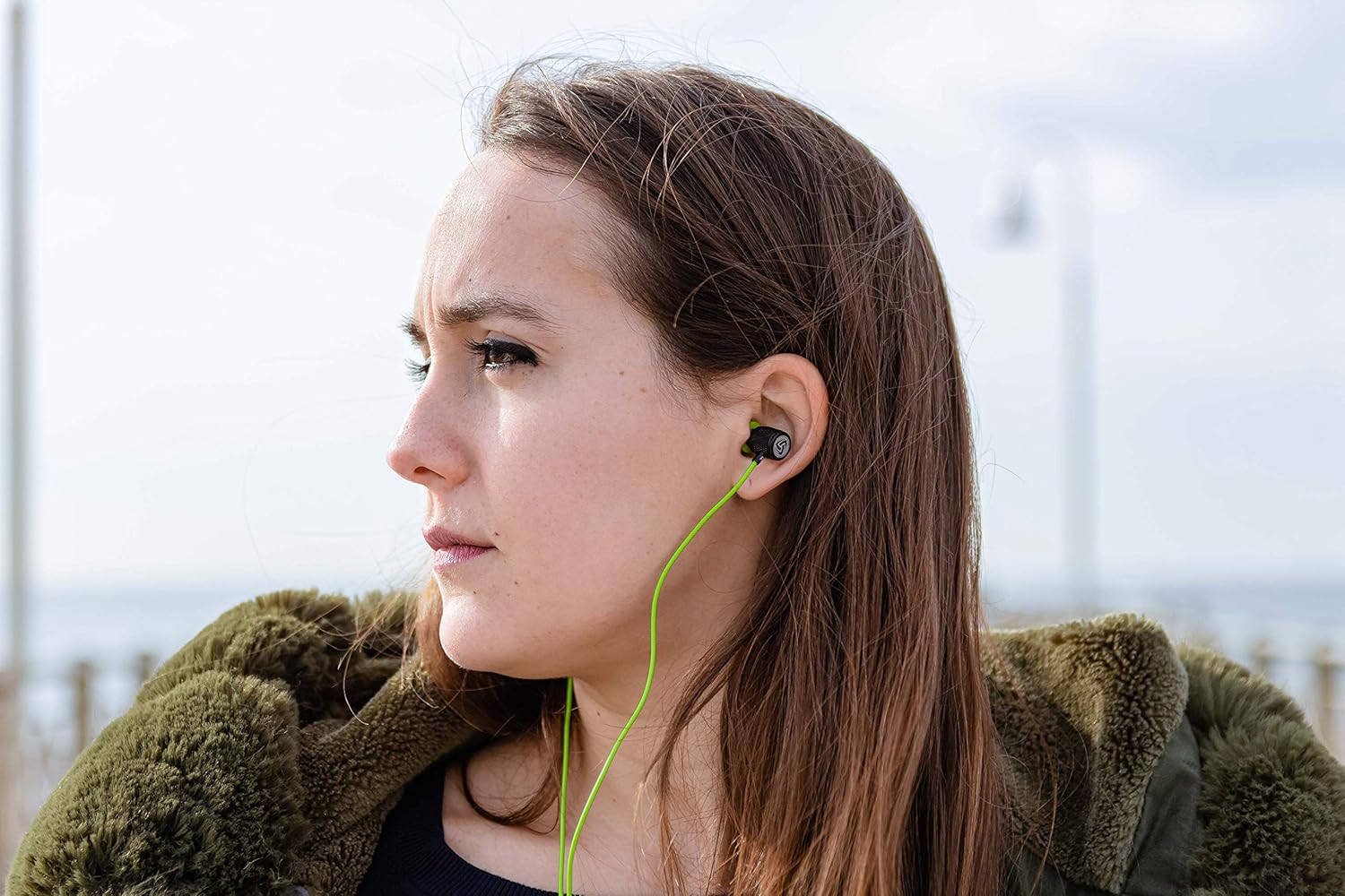 Thumbnail 3 de Ludos ULTRA Wired Earbuds in-Ear Headphones – 5 Year Warranty, with Microphone, Volume Control, and Memory Foam Cushions