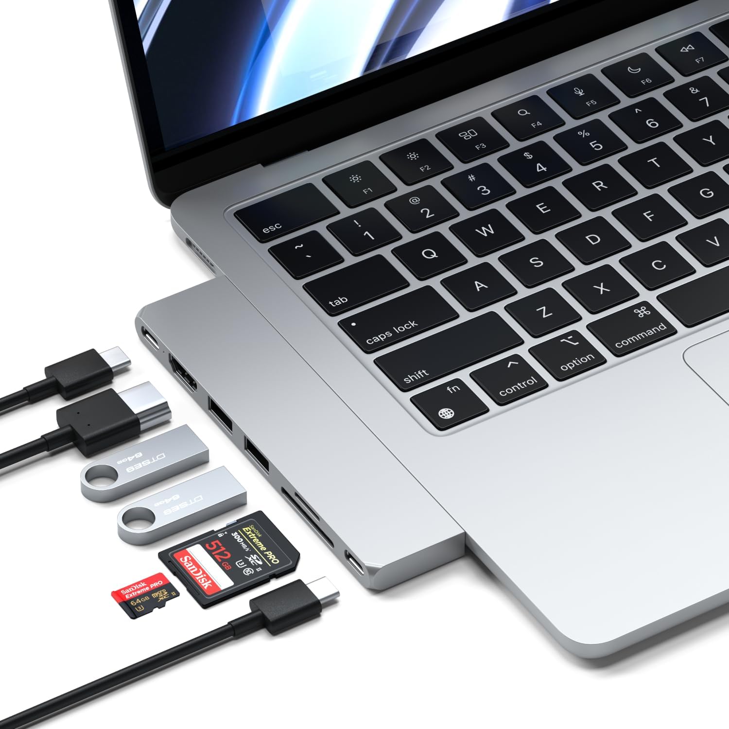Detalle de SATECHI Hub Dual USB-C Pro Slim 7 in 1: USB4 40 Gbps, 100W PD, HDMI e lettori SD per MacBook