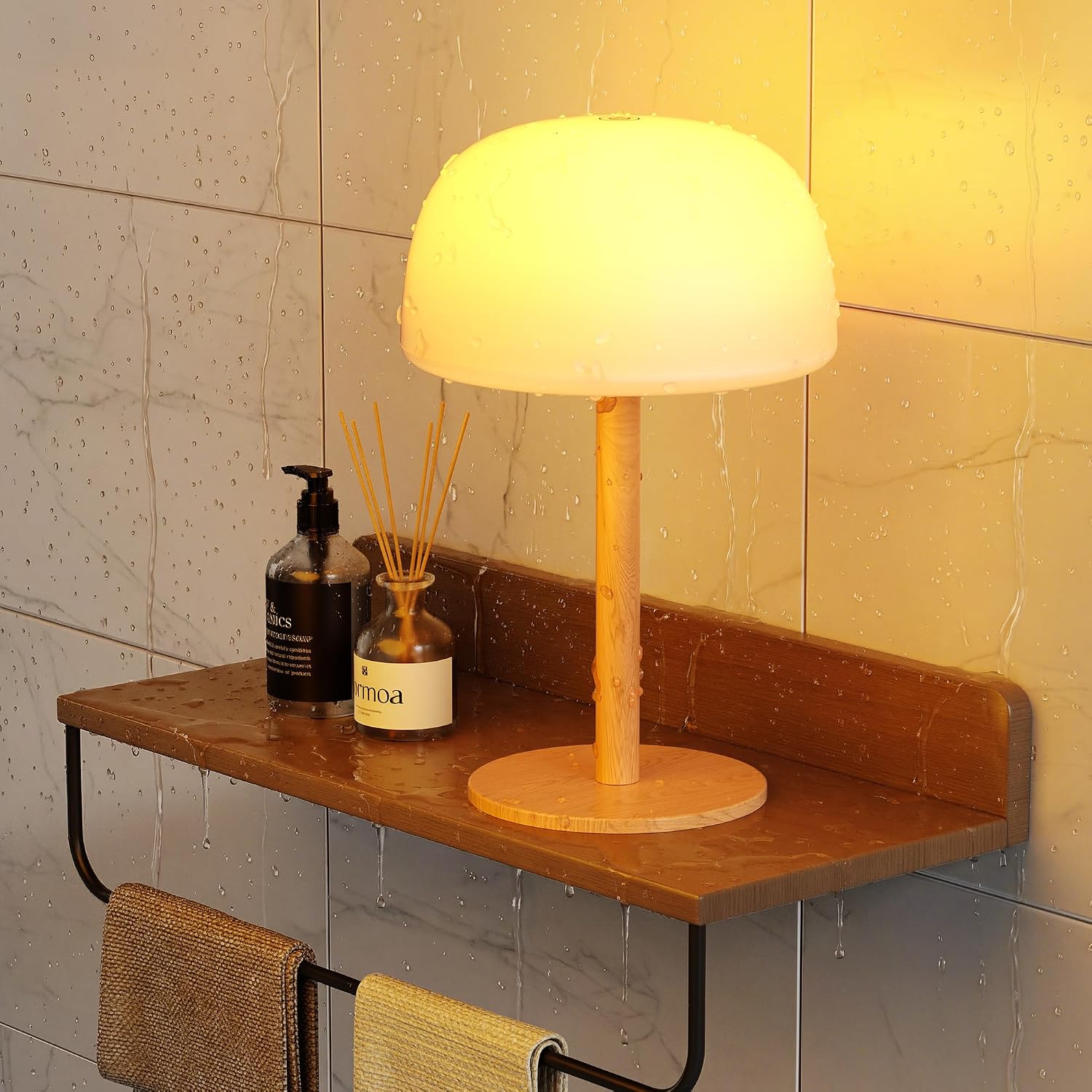 Detalle de FULNIX TL01 Waterproof Shower Lamp, 18 Colors, Rechargeable and Dimmable