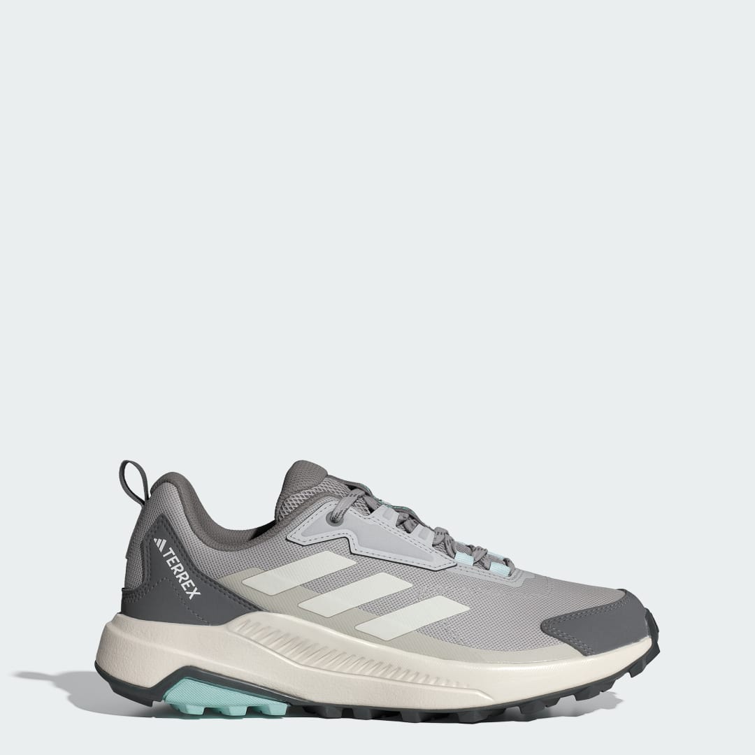 Detalle de Zapatilla Terrex Anylander Hiking de Adidas – estilo y comodidad para salidas al aire libre