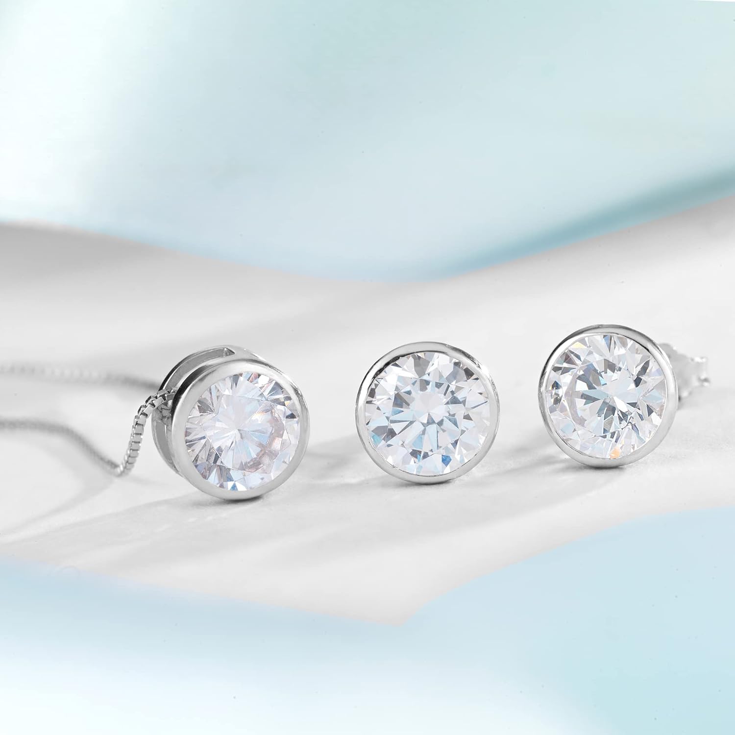 Detalle de Orecchini Punto Luce Cipollina in Argento 925 Rodiato con Zirconia Cubica – inSCINTILLE