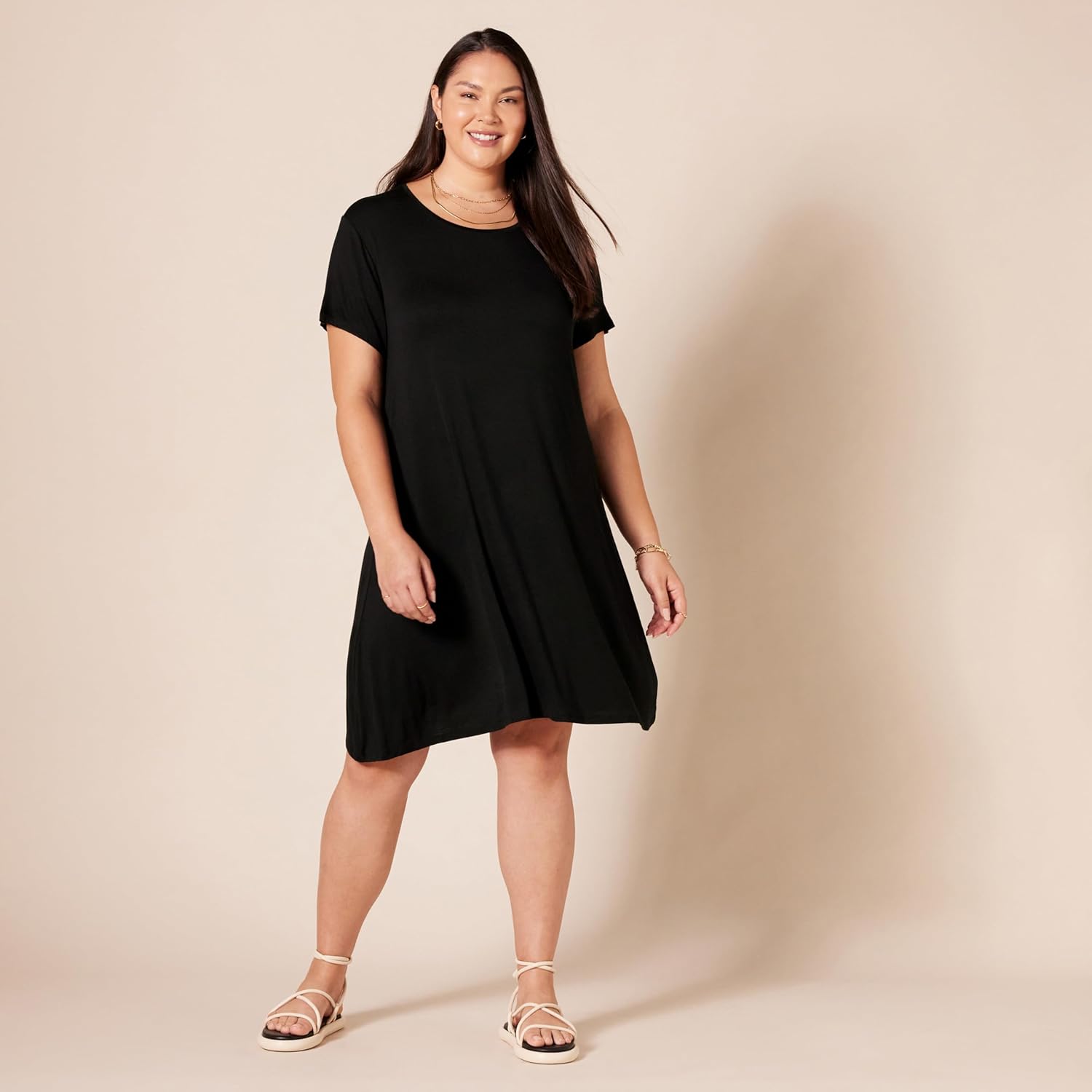 Thumbnail 4 de Amazon Essentials Women’s Short-Sleeved Scoop Neck Swing Dress (Plus Sizes Available)