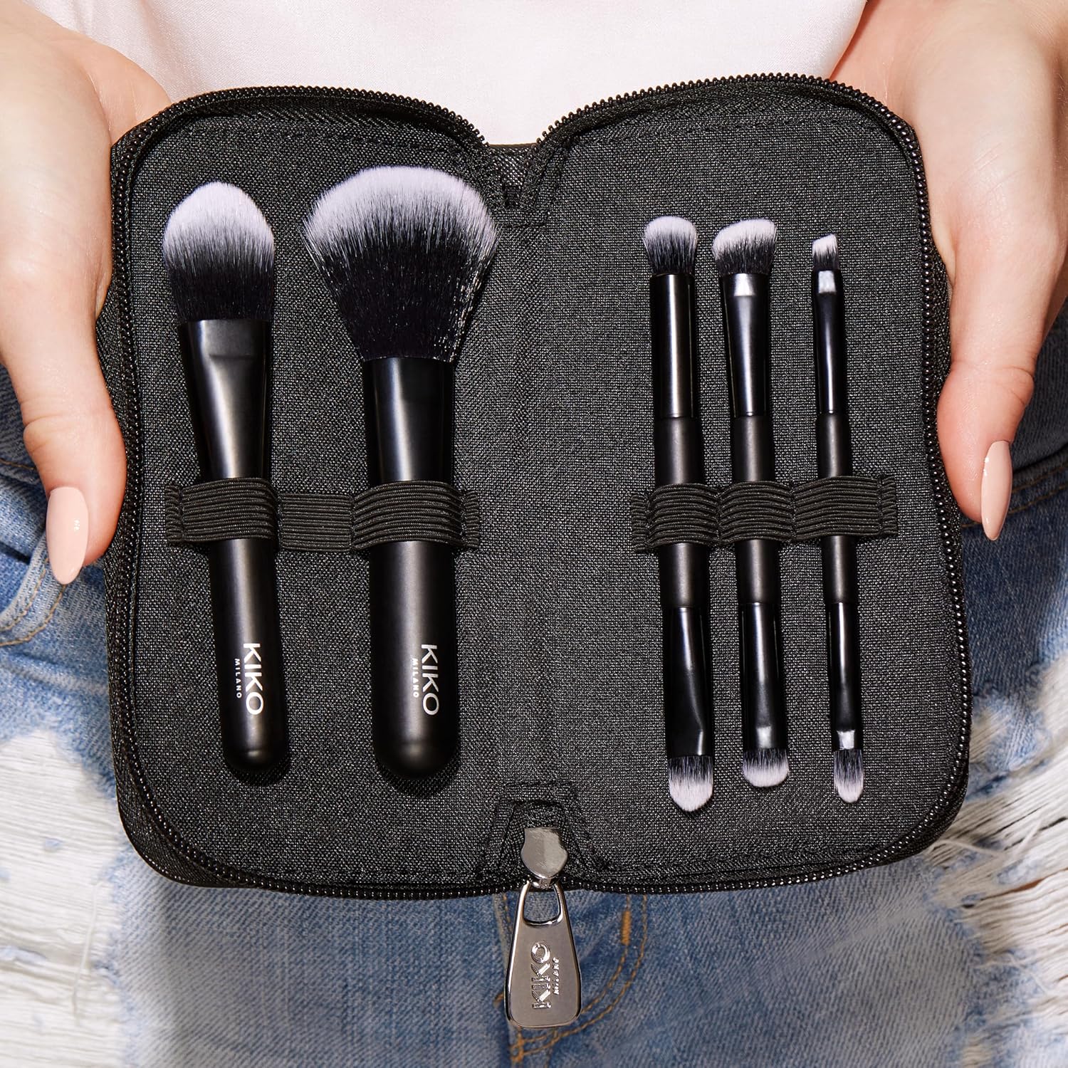 Detalle 1 de KIKO Milano KM0050103100044 Travel Brush Set: 5 kwasten met saffiano-etui