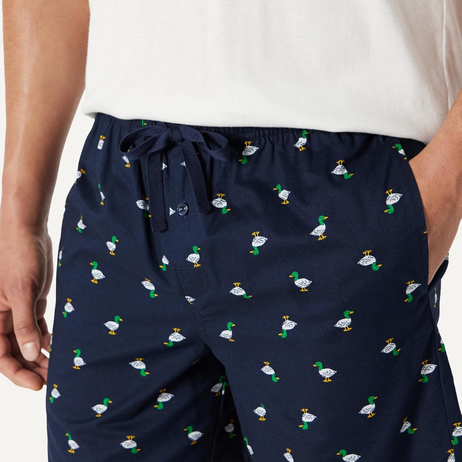 Thumbnail 3 de Amazon Essentials Herren Pyjama-Shorts (Kurz) aus Baumwoll-Stretch-Popeline – 2er-Pack