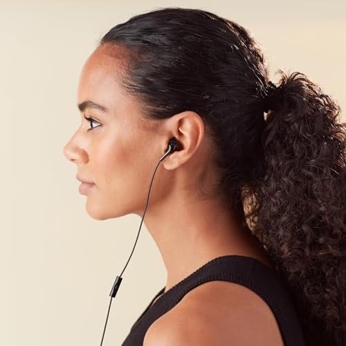 Detalle de Amazon Basics: Auriculares con cable intraurales con micrófono (paquete de 2)