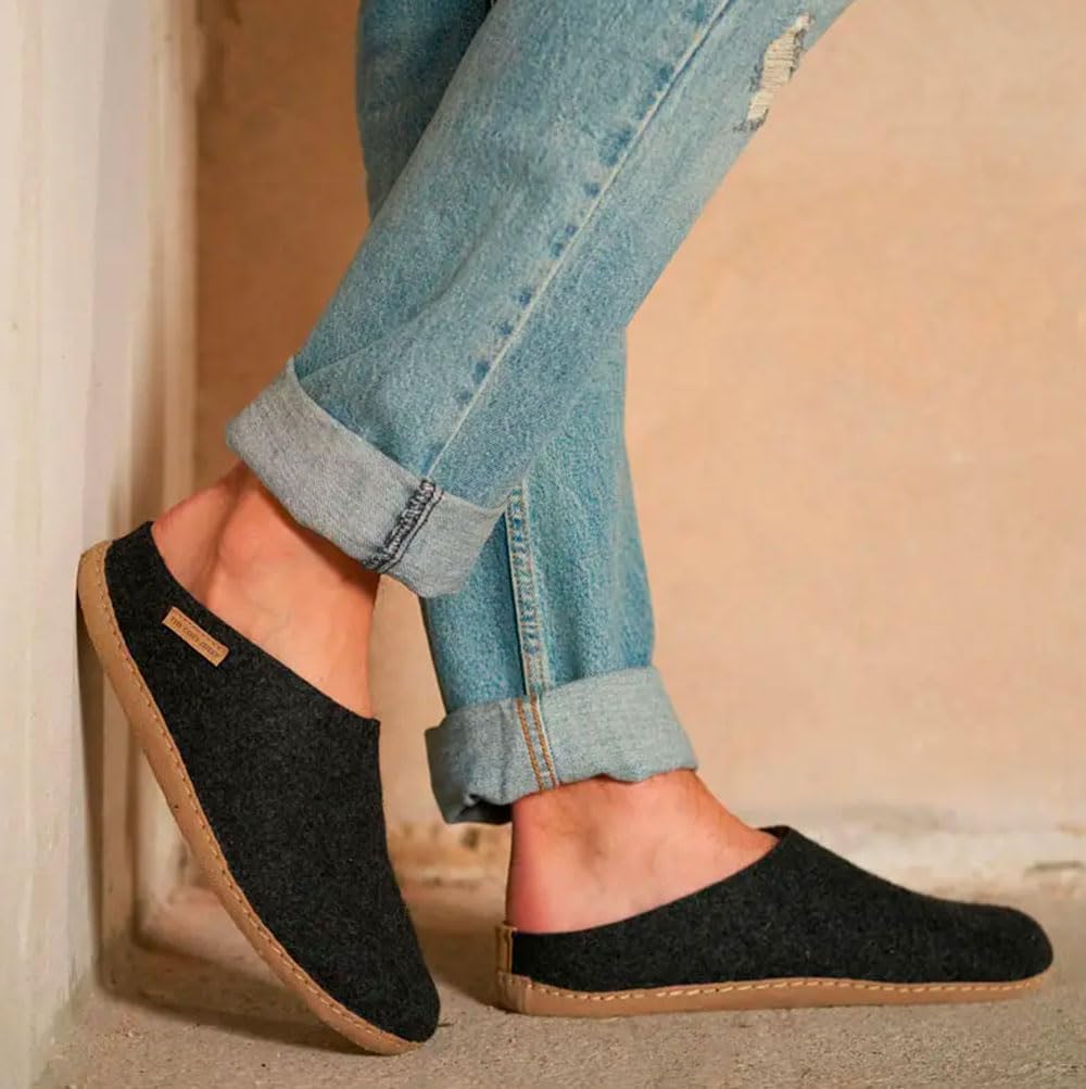 Thumbnail 2 de THE COZY SHEEP Pantoufles en feutre avec semelle en cuir – Chaussons douillets pour homme et femme