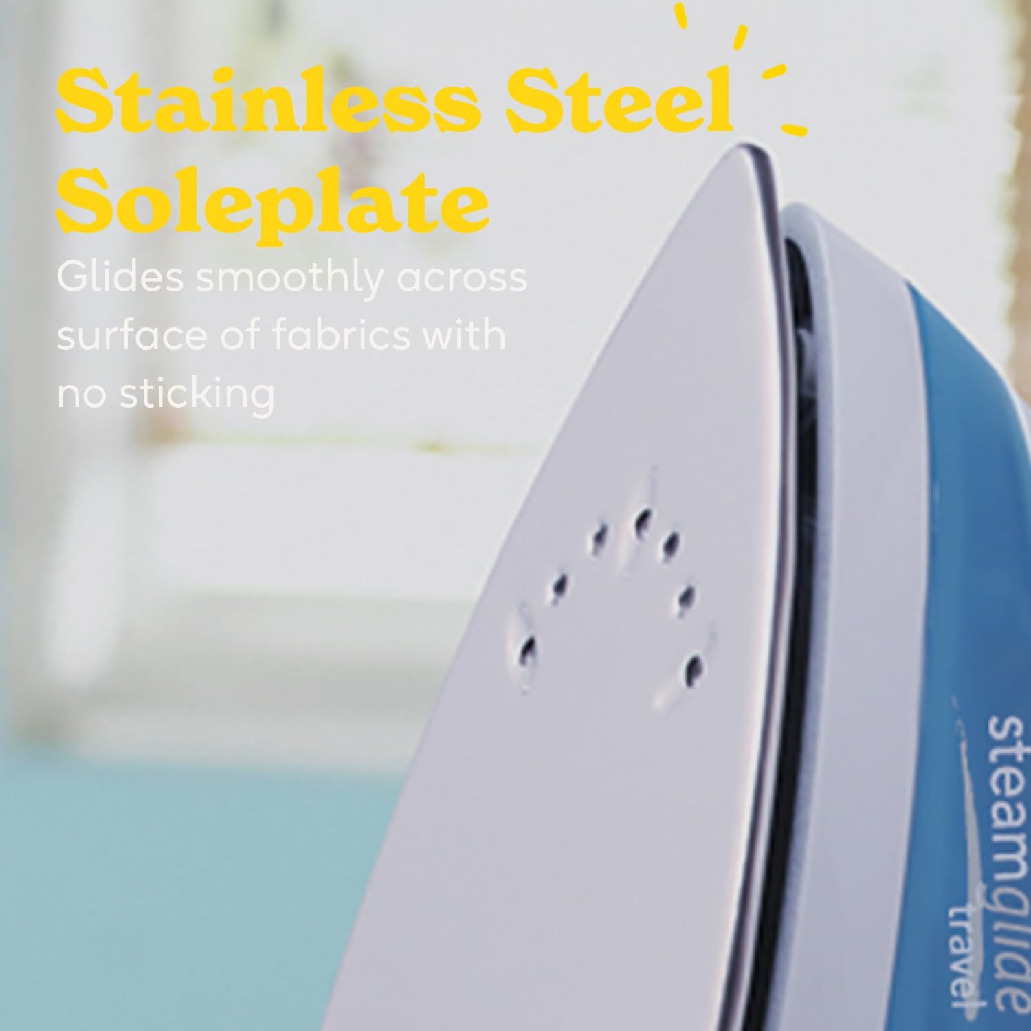 Detalle 2 de Russell Hobbs Dual Voltage Steam Glide Travel Iron (22470) with 80ml Tank