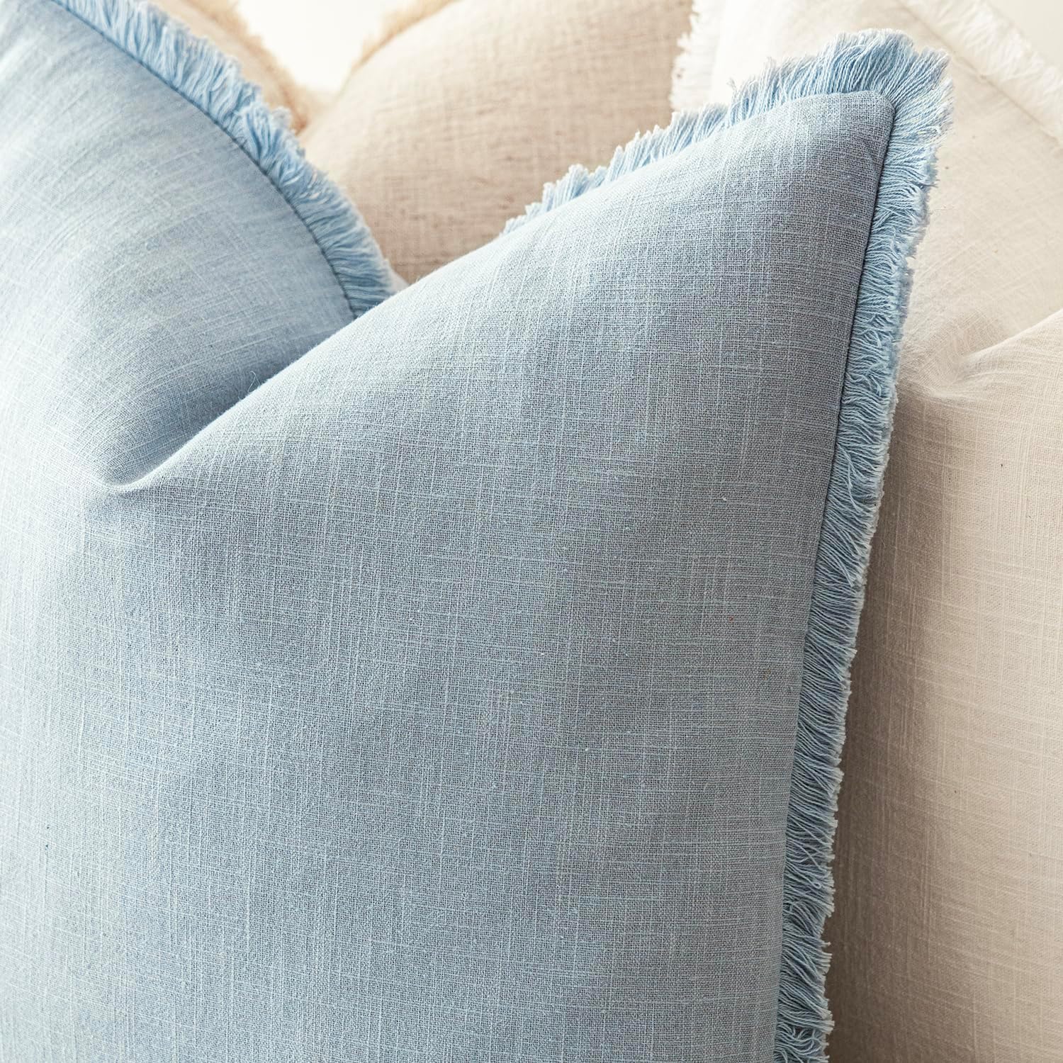 Detalle de Foindtower Set of 2 Decorative Linen Fringe Throw Pillow Covers (20x20 Inches) in Sky Blue