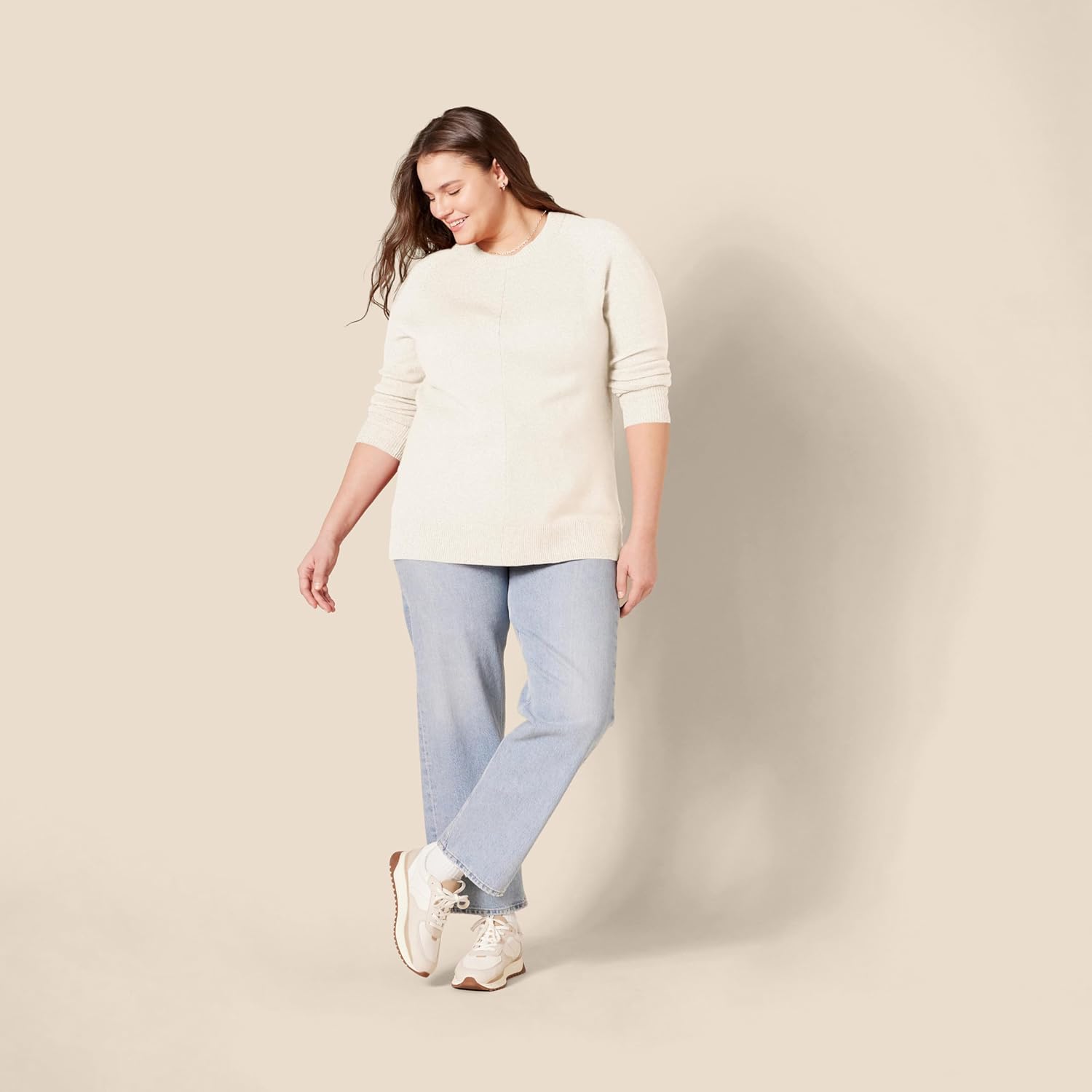 Thumbnail 3 de Amazon Essentials Damen Regular-Fit Langarm-Pullover mit Rundhalsausschnitt