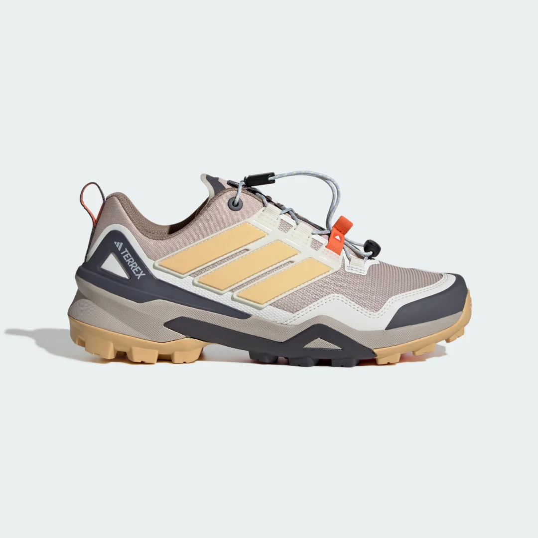 Detalle de Adidas Terrex Skychaser Hiking: Zapatilla de senderismo en marrón para rutas de montaña
