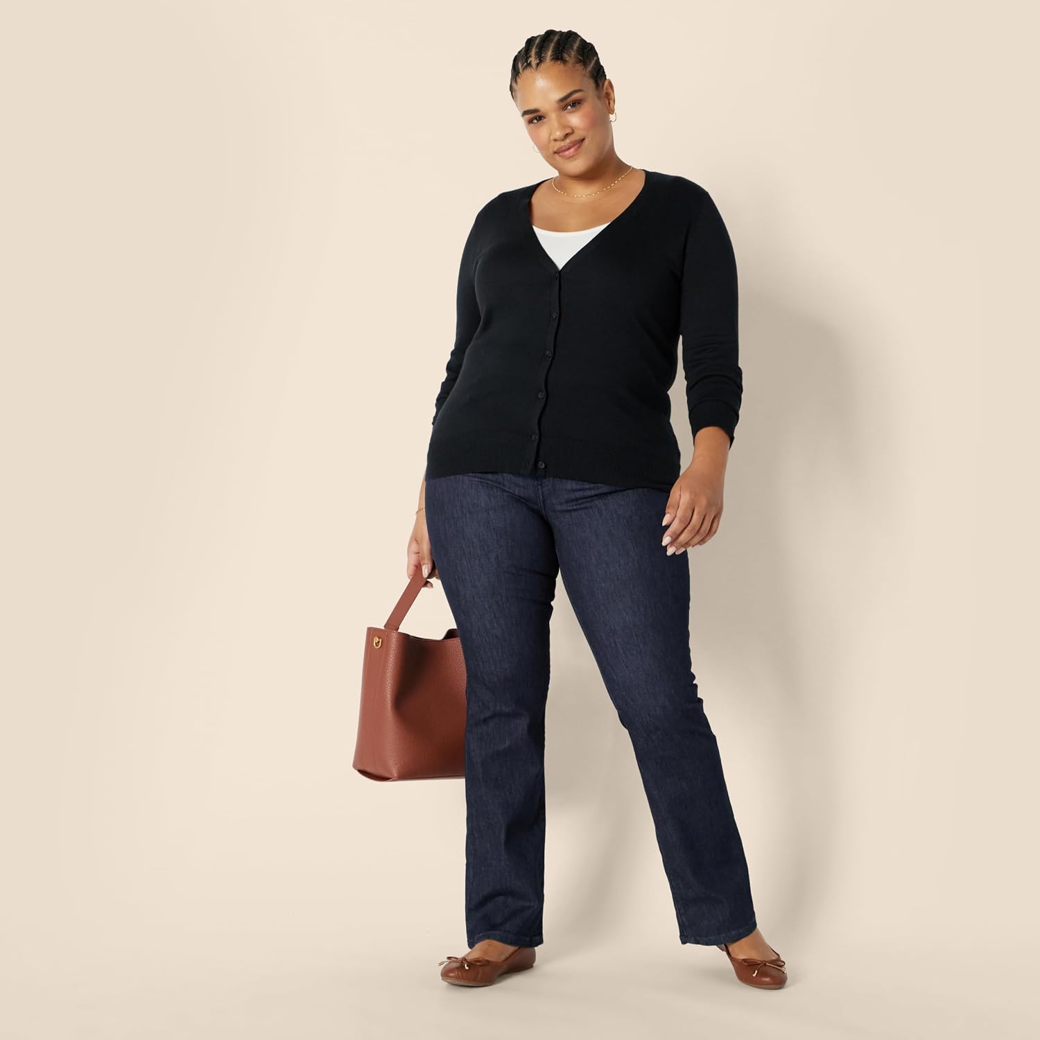 Detalle de Amazon Essentials Damen Stretchige Slim-Bootcut-Jeans Mittelhoher Bund – Auslaufmodell