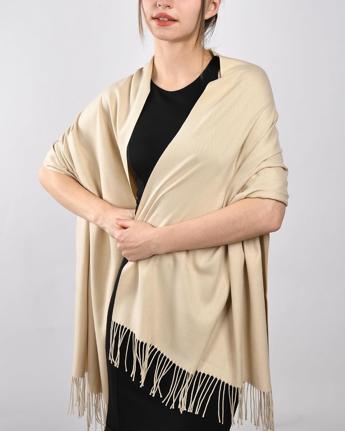 Detalle 2 de FURTALK Women's Soft Shawl Wrap Scarf, 70% Polyester/30% Viscose, 76" x 27