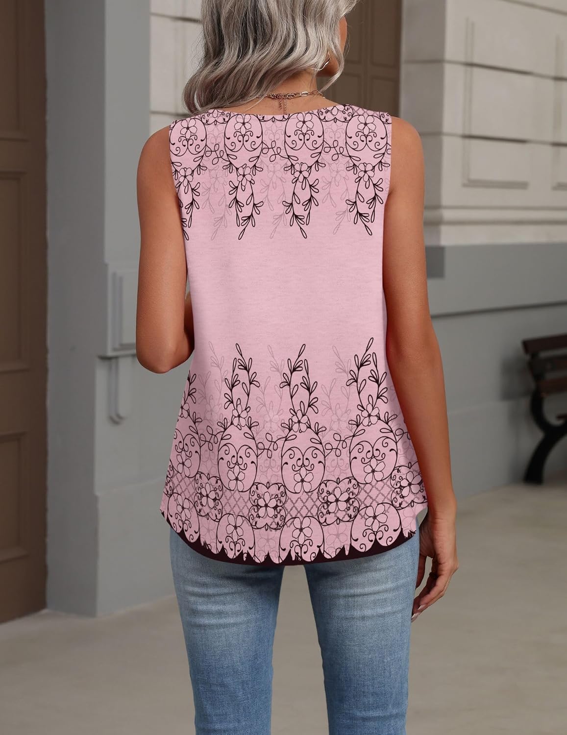 Detalle de Zeagoo Women's Sleeveless Pleated V-Neck Tank Top