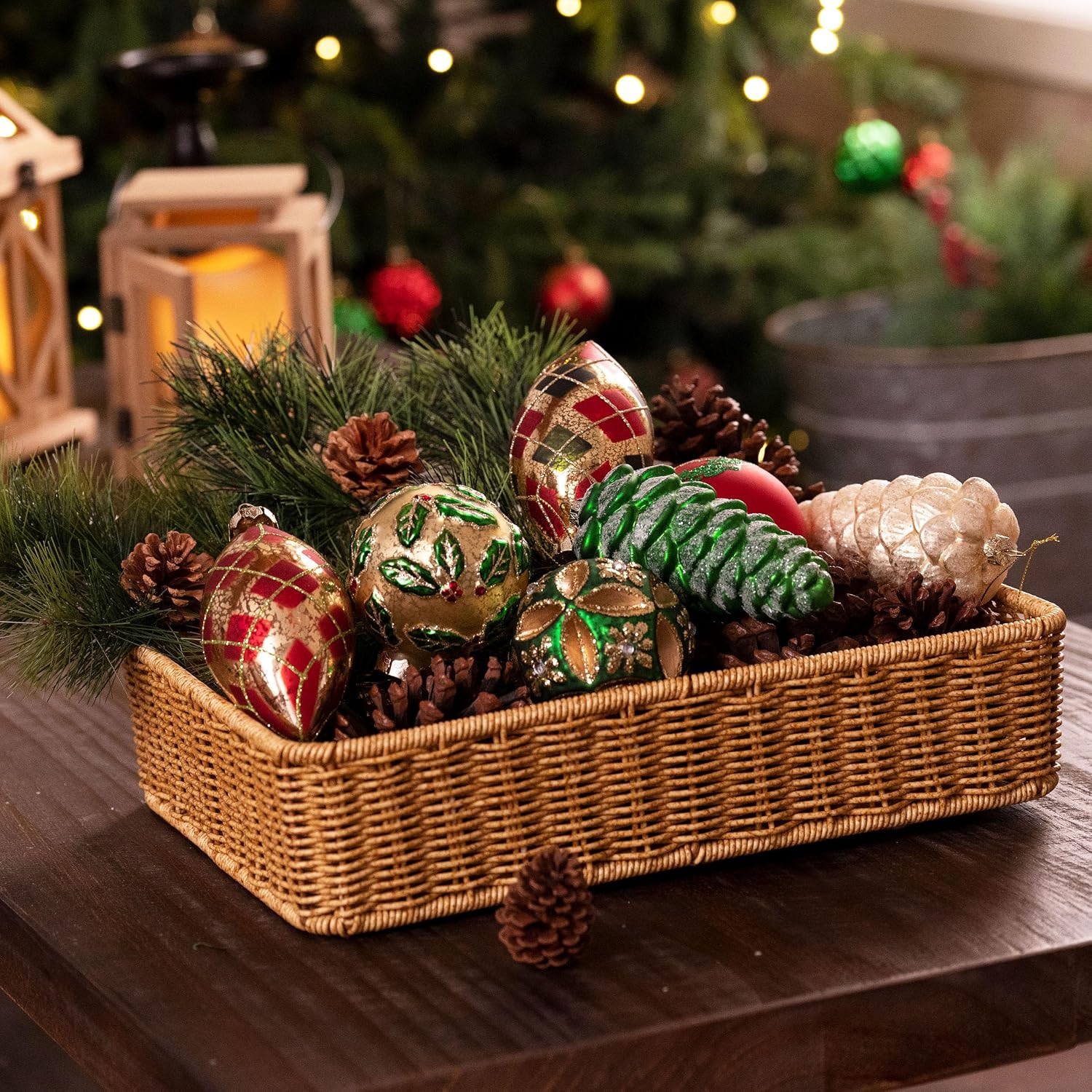 Detalle 2 de Valery Madelyn Glass Christmas Ornaments, 10-piece set