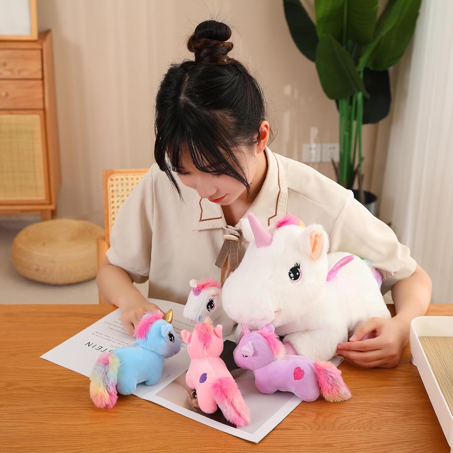 Thumbnail 6 de SQEQE Einhorn Plüschset mit 4 Baby Einhörnern