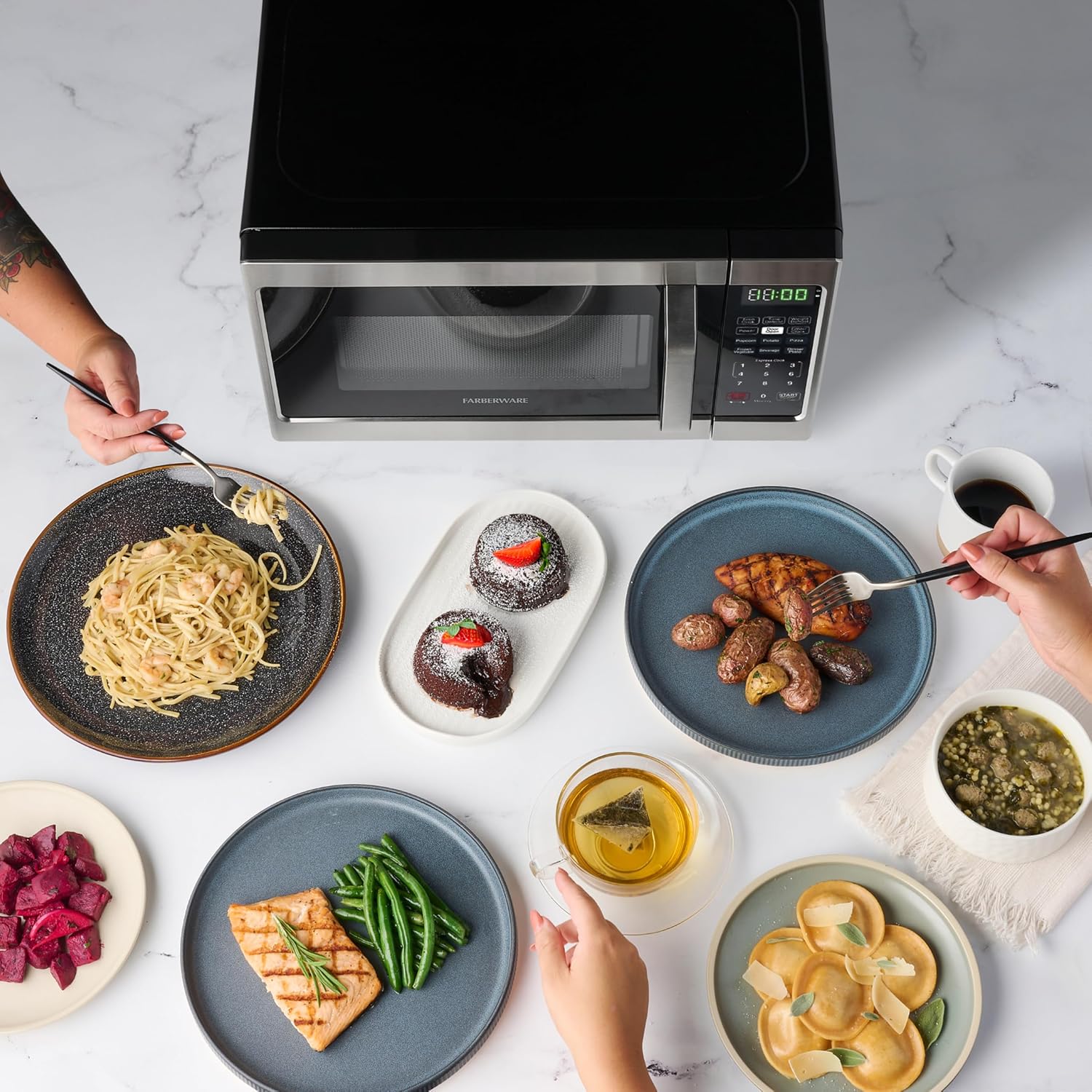 Detalle 2 de Farberware FMO07AHTBKJ 0.7 Cu Ft Microwave 🍽