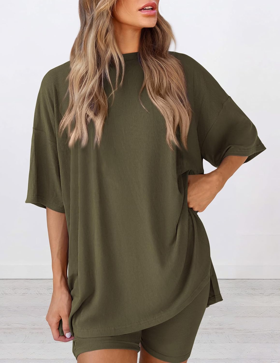 Detalle de Prettygarden Two-Piece Women's Summer Set: Relaxed Tee + Bike Shorts