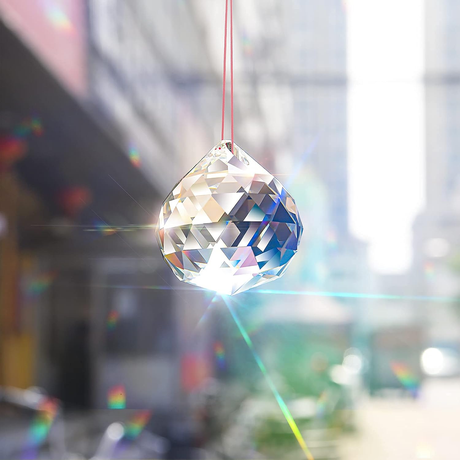 Detalle de MerryNine Kristallglas zum Aufhängen „Prisma/Sonnefänger“ – facettierte Prismenkugel für Fenster & Feng Shui