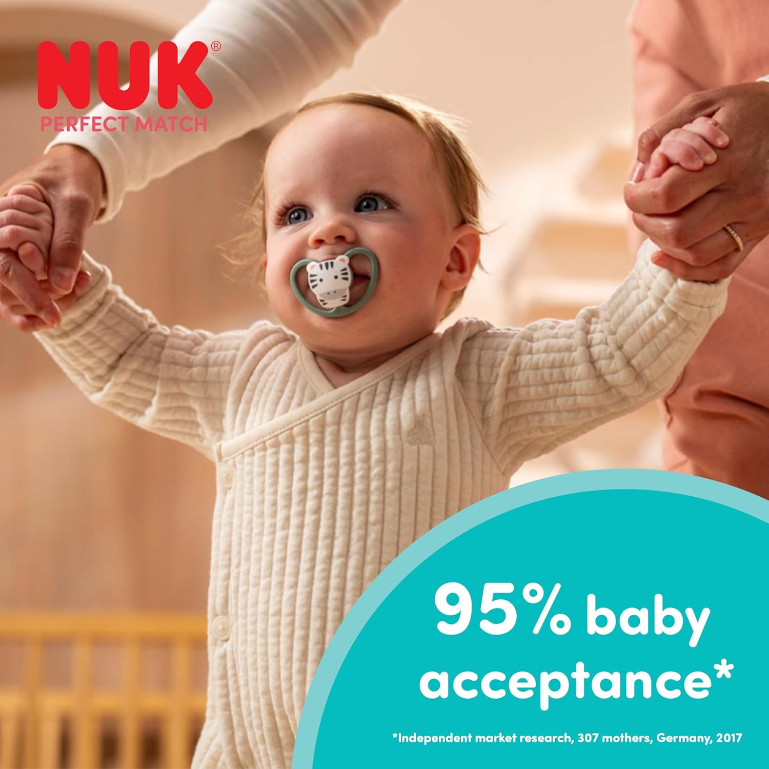 Detalle 2 de NUK Perfect Match Air Day & Night Schnuller 6–12 Monate – 4er-Pack, leuchtend, luftdurchlässig