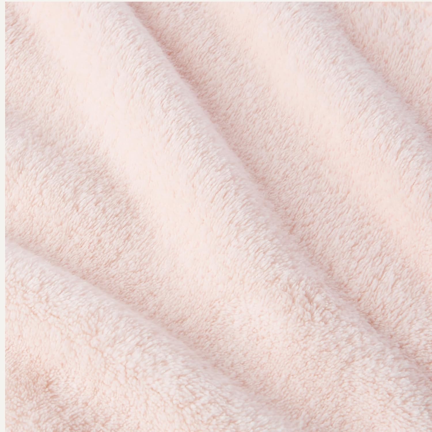 Thumbnail 3 de Lot de 2 Serviettes Turbans en Microfibre pour Cheveux – Amazon Basics (Blanc et Rose)