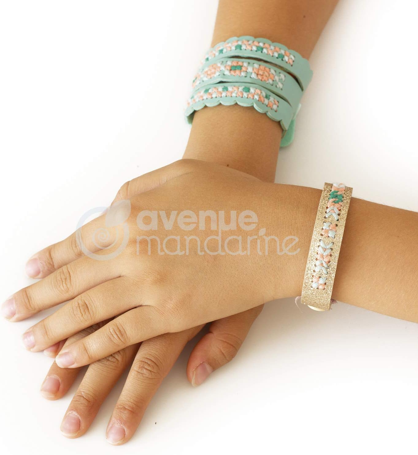 Thumbnail 2 de MY MANDARINE KC129C – Kit broderie enfant Pix Trésoir, 2 Bracelets bleu, dès 6 ans