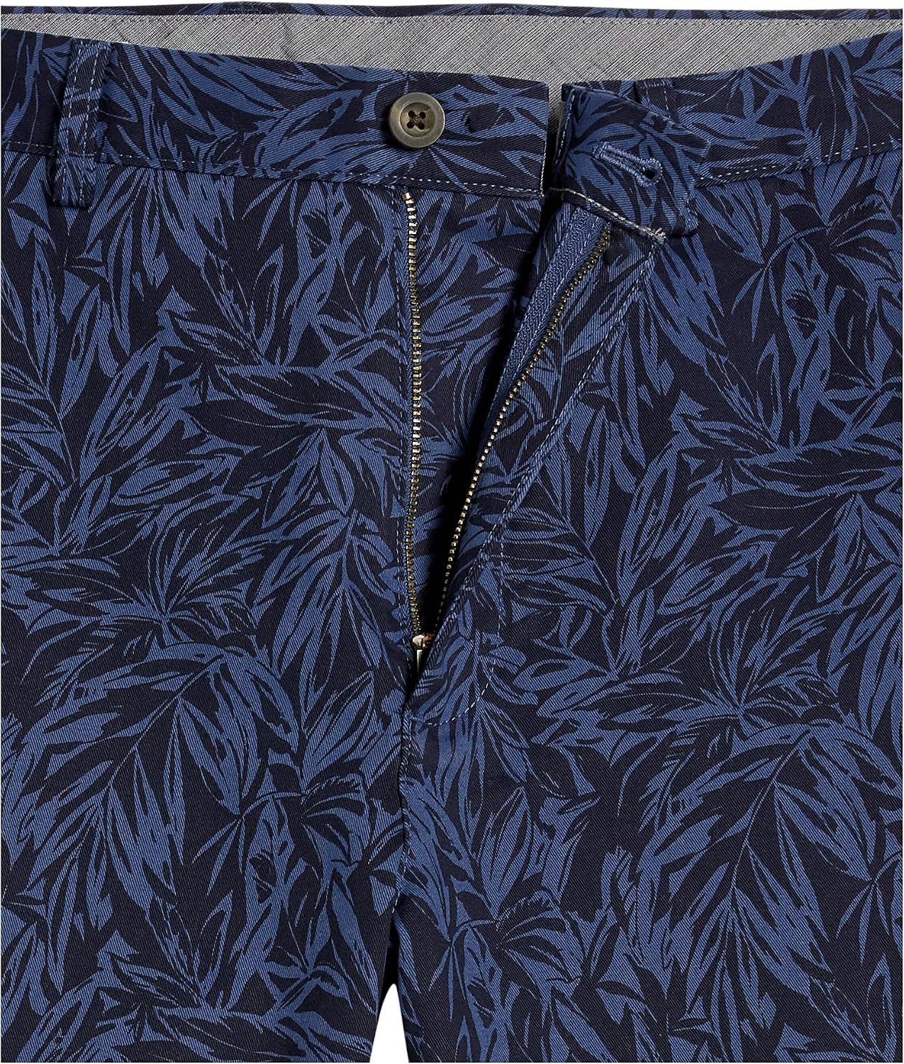 Detalle de Amazon Essentials Pantalones Cortos Chinos de Corte Clásico (23 cm) para Hombre, Añil con Estampado de Hojas de Palmera, 33W