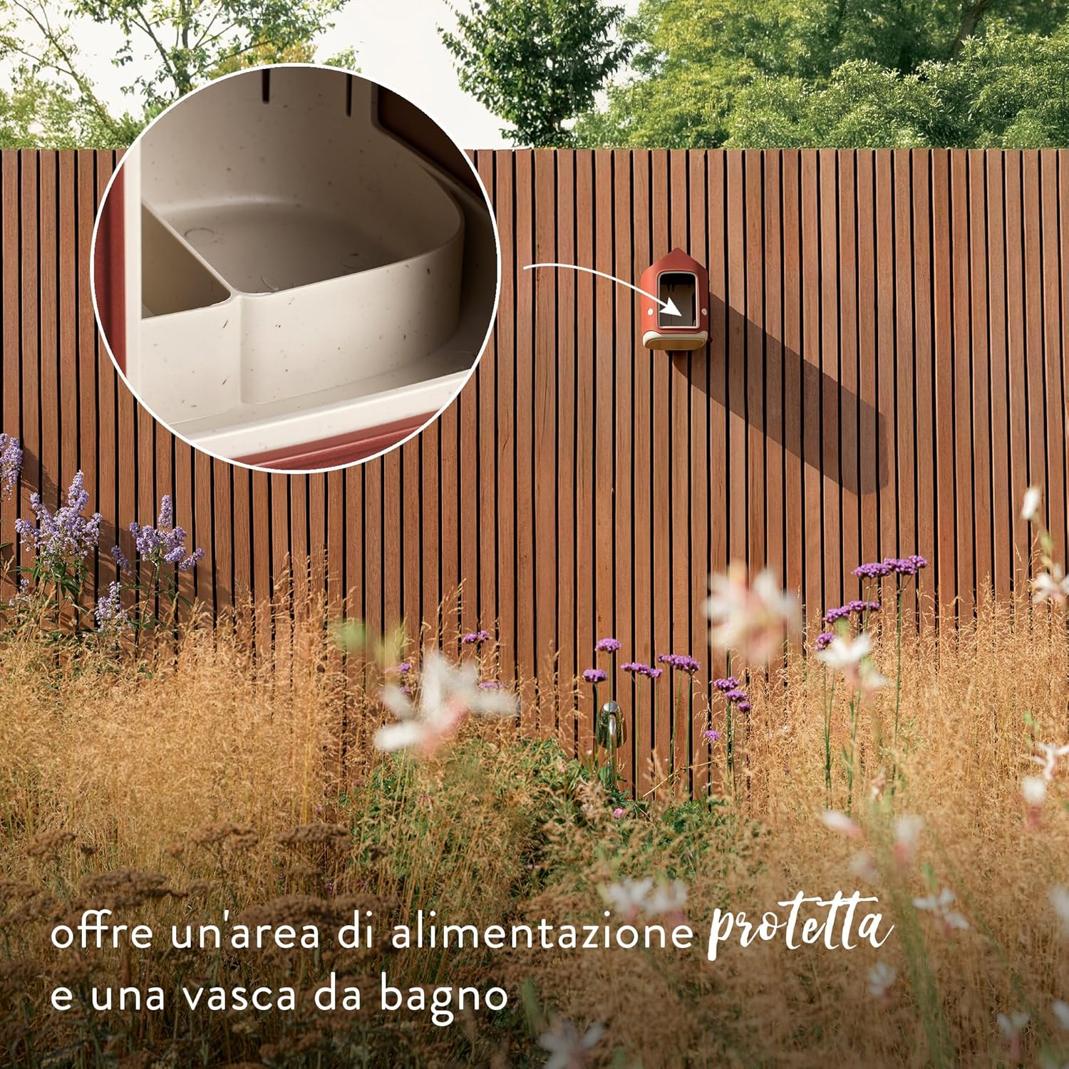 Detalle 2 de Elho Cosy Bird Feeder 18 cm: mangiatoia e abbeveratoio in plastica riciclata, design moderno per il giardino