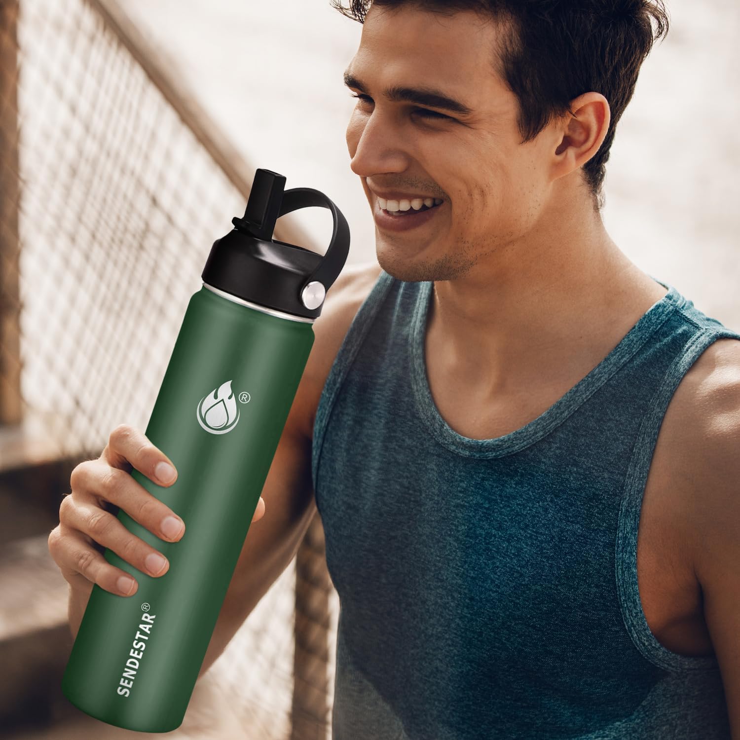 Detalle de Insulated Water Bottle 24 oz with Straw: Stainless Steel, Dual Lids, Keeps Drinks Cold or Hot