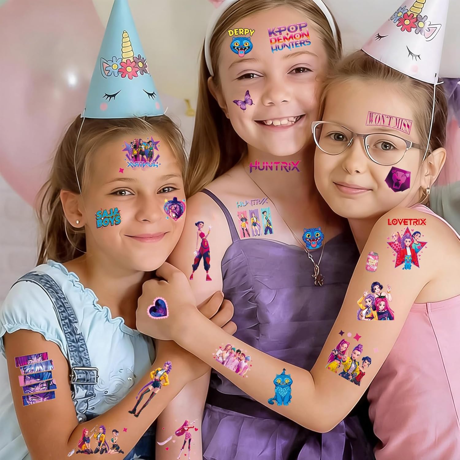 Detalle de ROMANVIC Hunter Kpop Tattoo Kinder – Temporäre Klebetattoos, 8 Blätter, über 200 Muster